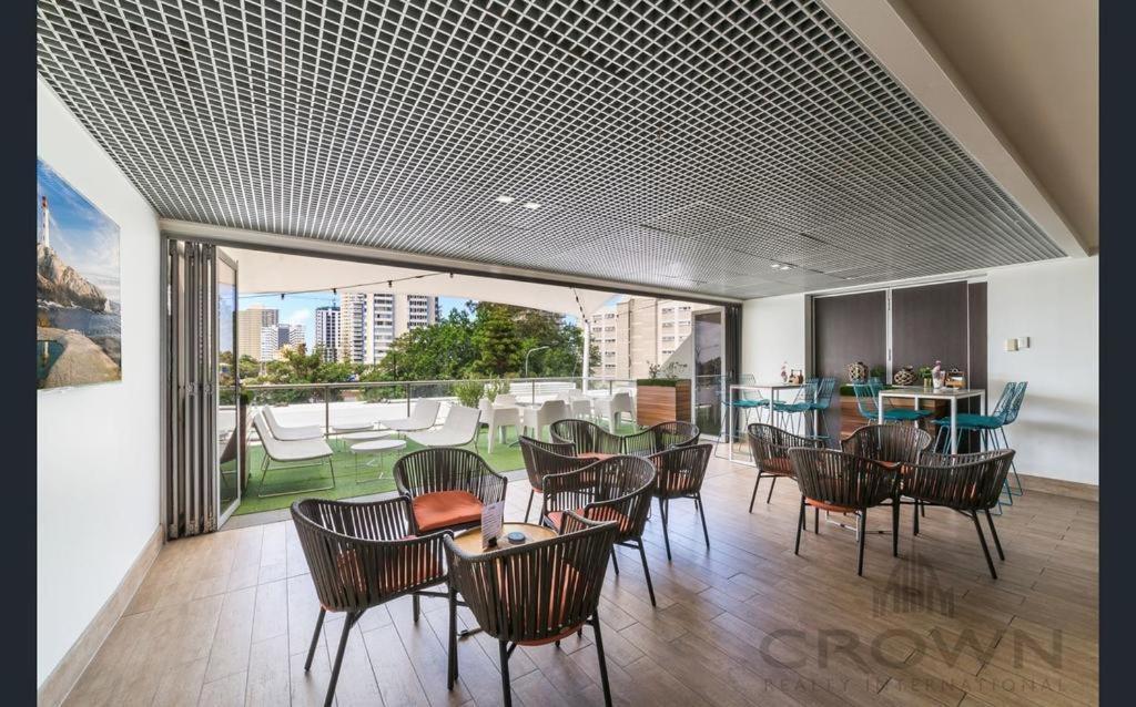 High Floor Ocean View At Surfers Paradise - Hotel Studio Голд-Кост Екстер'єр фото
